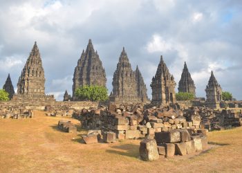 8 Candi yang ada di Yogyakarta, Indonesia. Sebagai destinasi wajib dikunjungi !