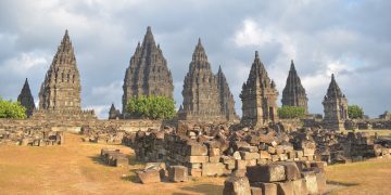 8 Candi yang ada di Yogyakarta, Indonesia. Sebagai destinasi wajib dikunjungi !