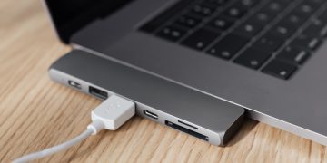 how to format flash drive on Mac ?