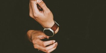 8 Merek Jam Tangan Bergengsi di Dunia: Menciptakan Kemewahan Abadi