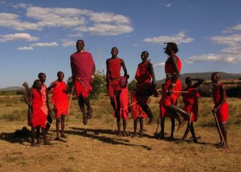 Menemukan 10 Suku Unik di Benua Afrika: Keajaiban Budaya dan Perjalanan Etis